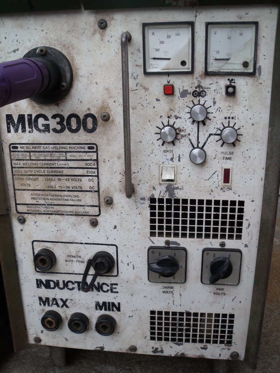 The ammeter glass is missing and the movement was full of ferrous debris; once I'd blown it clean it seems to work OK. The voltmeter works fine and a quick ...